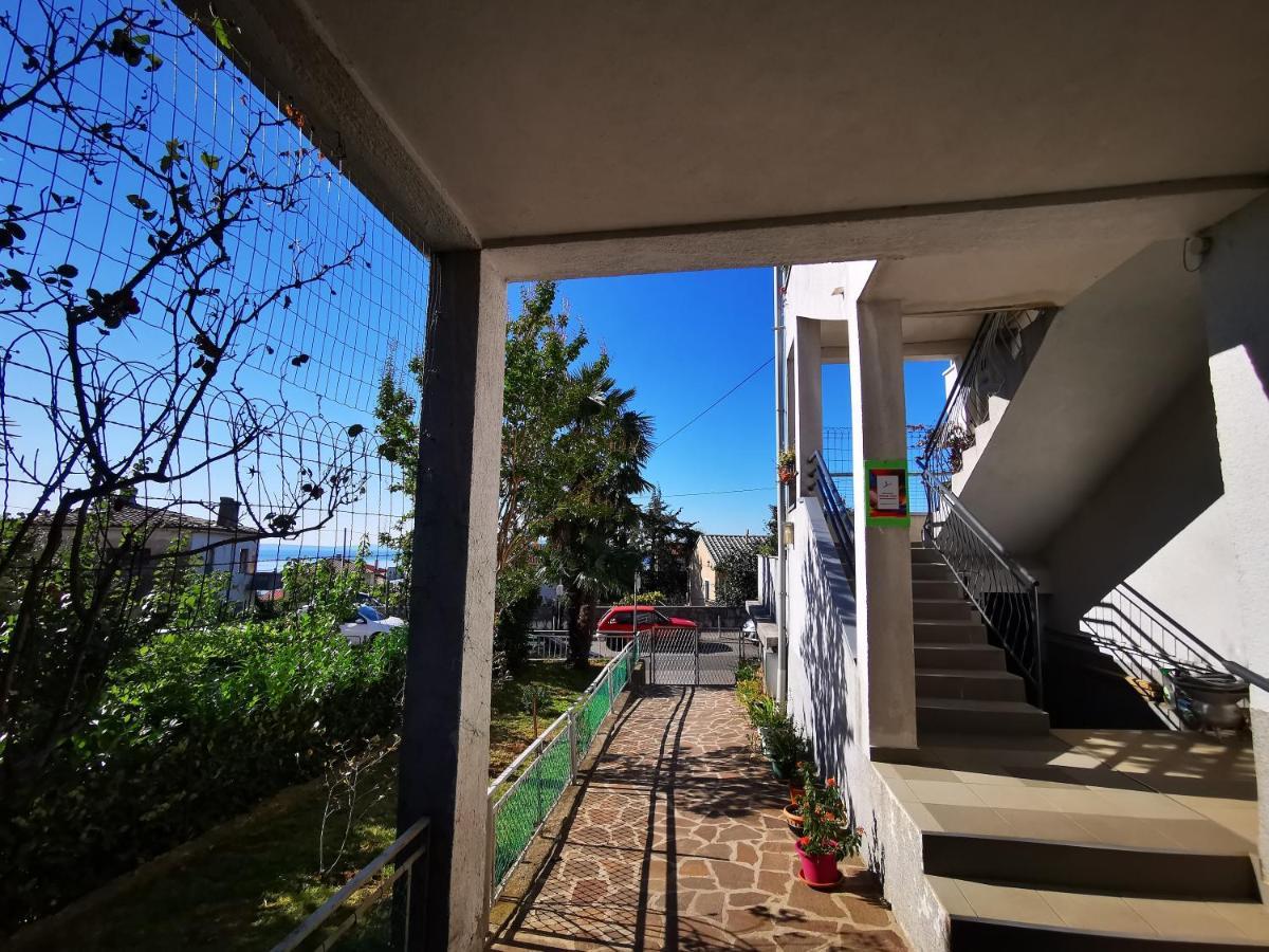 Anita Studio Apartment With Terrace Rijeka Ngoại thất bức ảnh