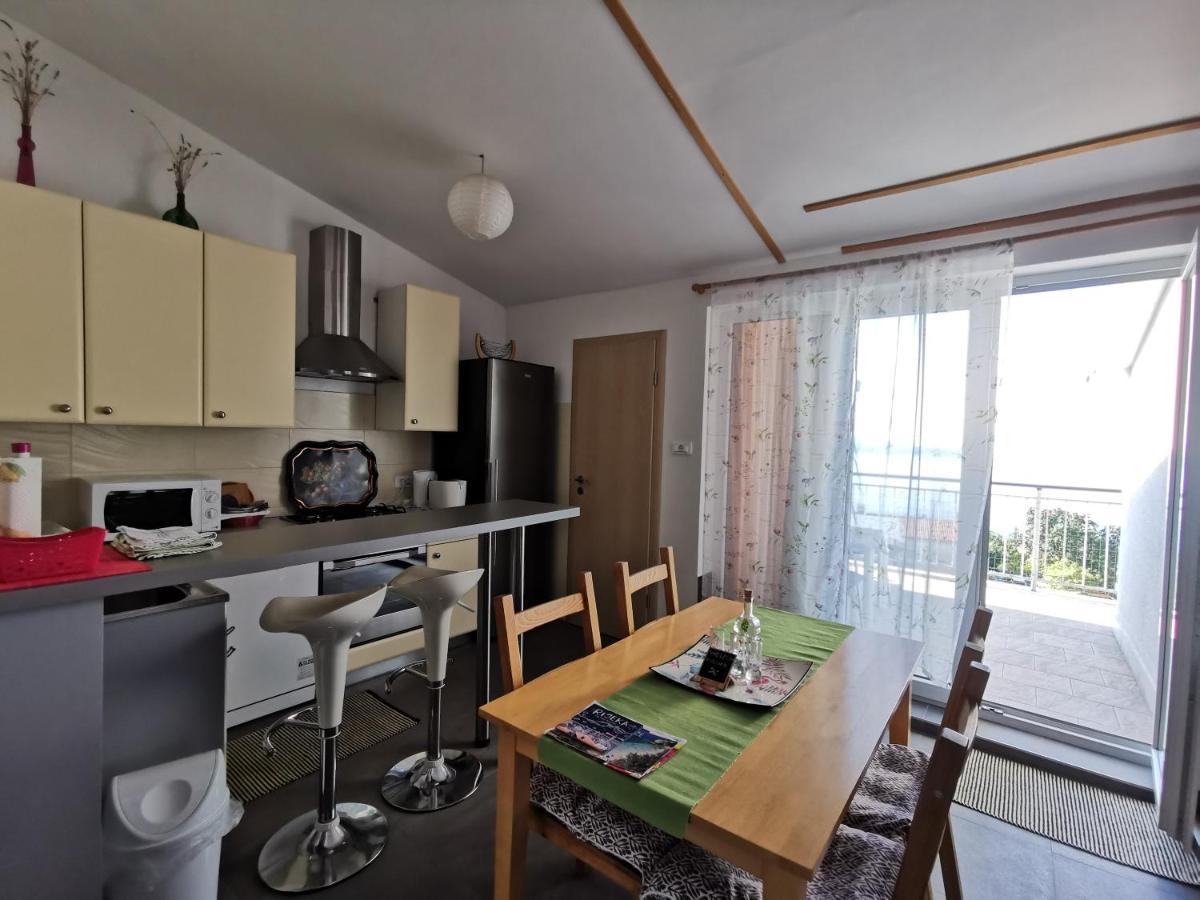 Anita Studio Apartment With Terrace Rijeka Ngoại thất bức ảnh