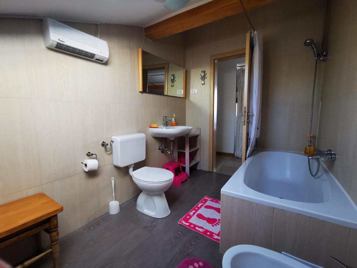 Anita Studio Apartment With Terrace Rijeka Ngoại thất bức ảnh