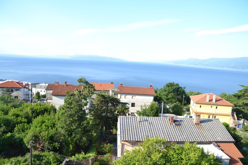 Anita Studio Apartment With Terrace Rijeka Ngoại thất bức ảnh